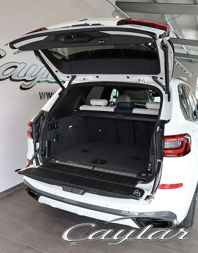 X5 45e M SPORT LASER BELÜFTET SKY LOUNGE B&W 22