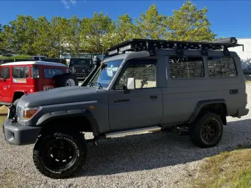 Land Cruiser GRJ 78, TOP VÝBAVA, servis