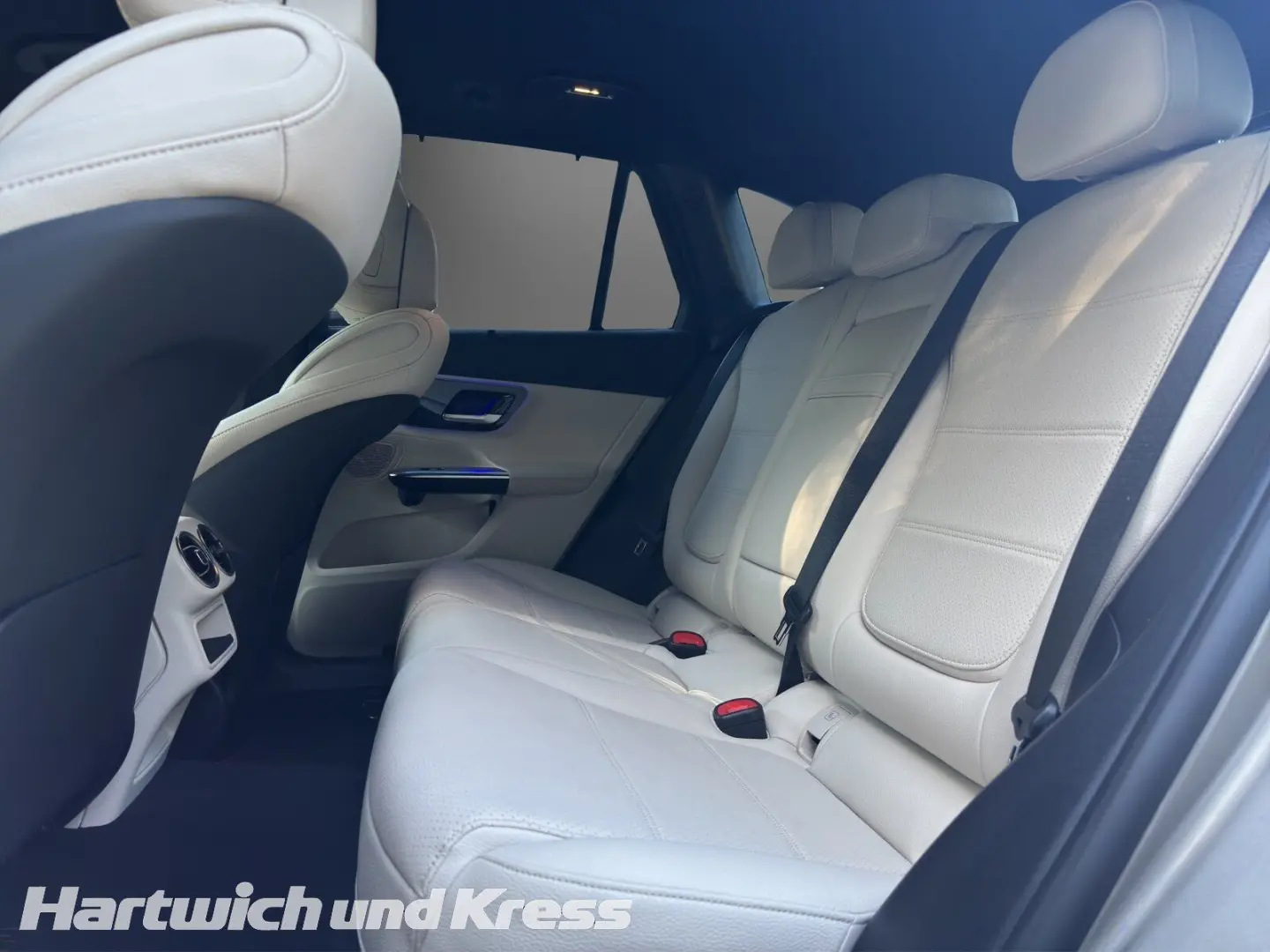GLC 300 e Avantgarde 4M+HUD+LED+Kamera+CarPlay+