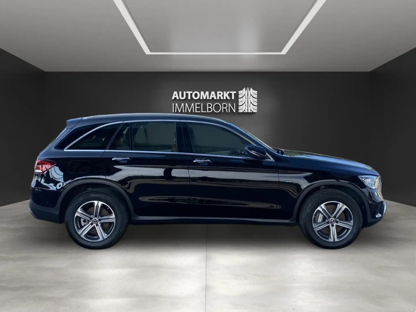 GLC 300 e AMG Leder*Distro*Kamera*LED*Virtual*18