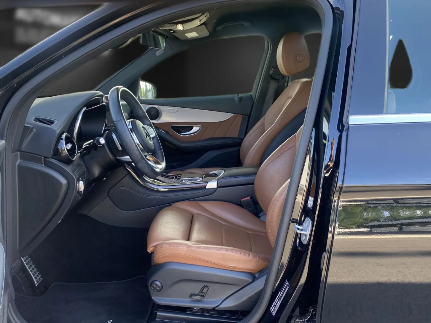 GLC 300 e AMG Leder*Distro*Kamera*LED*Virtual*18