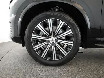 XC90 B5 AWD Core 7S LED Navi SHZ ACC Kam 20