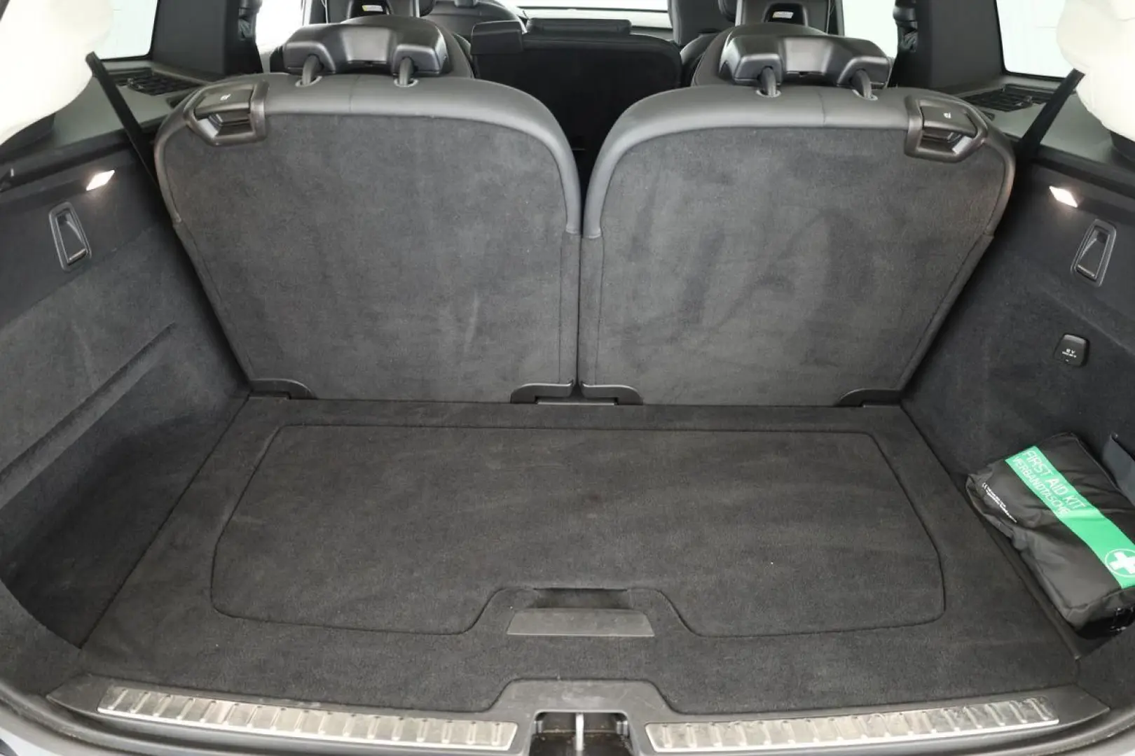 XC90 B5 AWD Core 7S LED Navi SHZ ACC Kam 20
