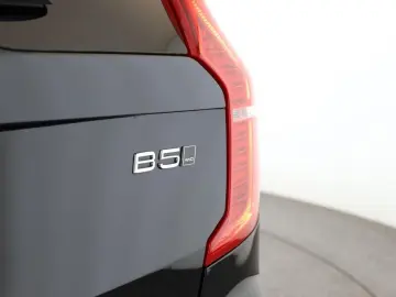 XC90 B5 AWD Core 7S LED Navi SHZ ACC Kam 20