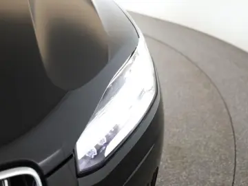 XC90 B5 AWD Core 7S LED Navi SHZ ACC Kam 20