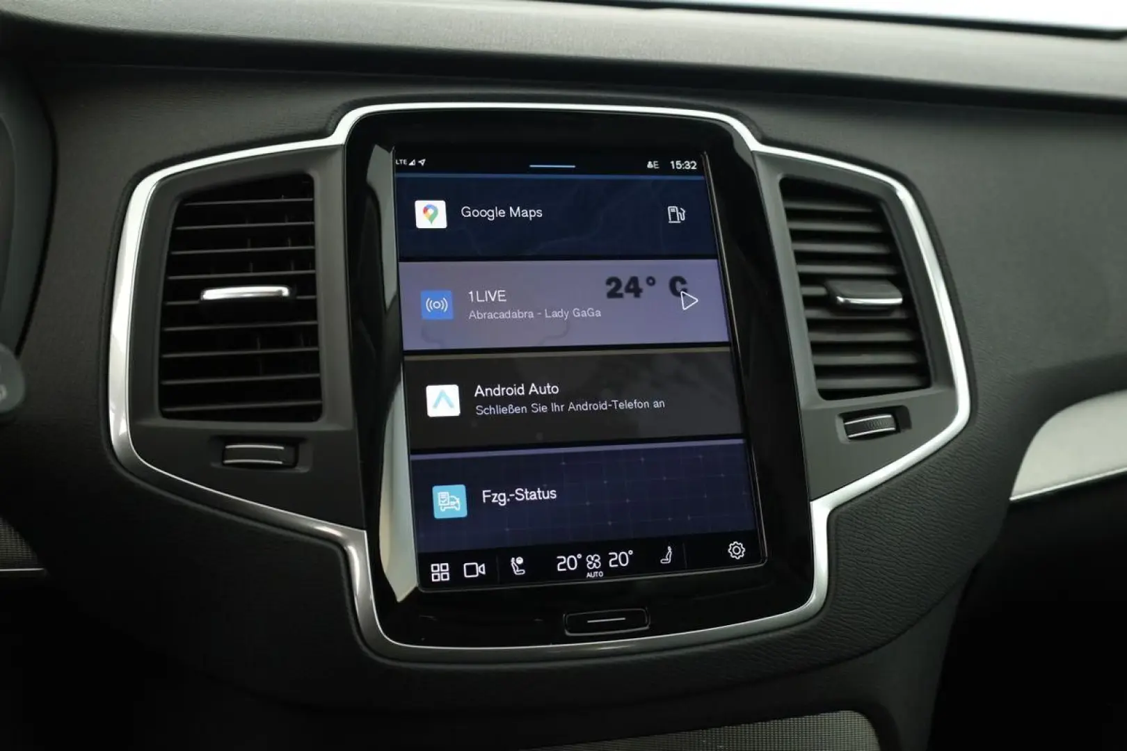 XC90 B5 AWD Core 7S LED Navi SHZ ACC Kam 20