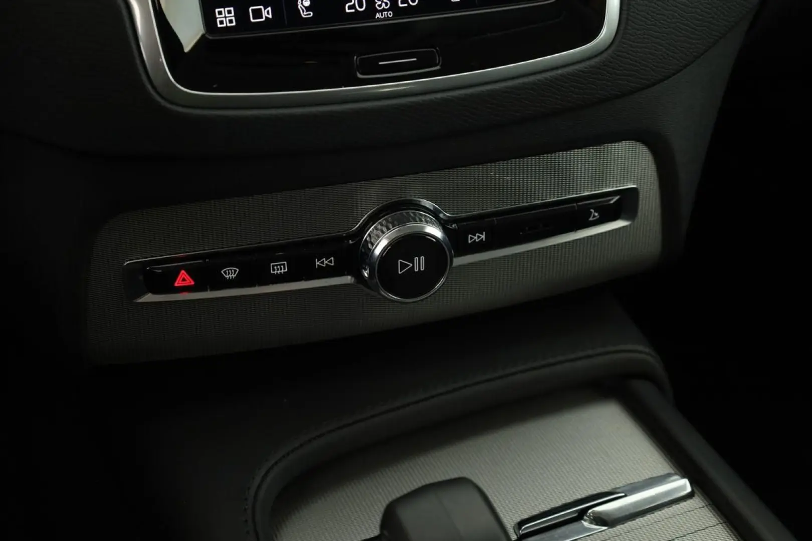 XC90 B5 AWD Core 7S LED Navi SHZ ACC Kam 20