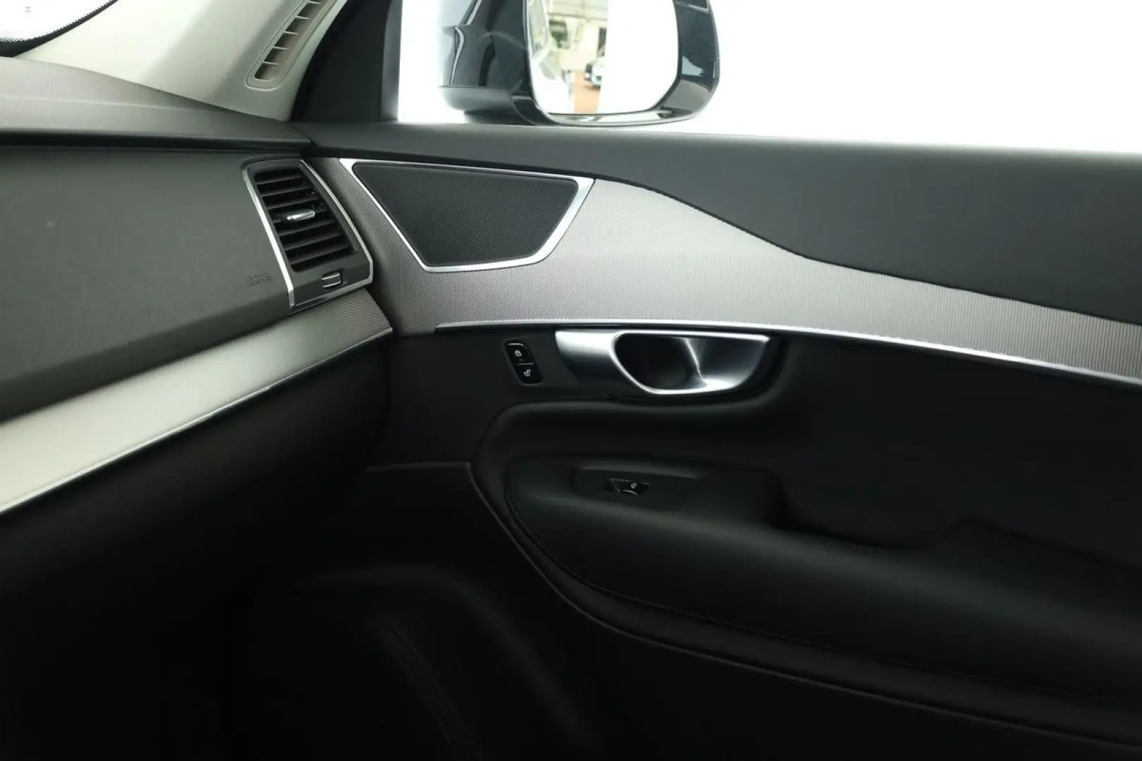 XC90 B5 AWD Core 7S LED Navi SHZ ACC Kam 20