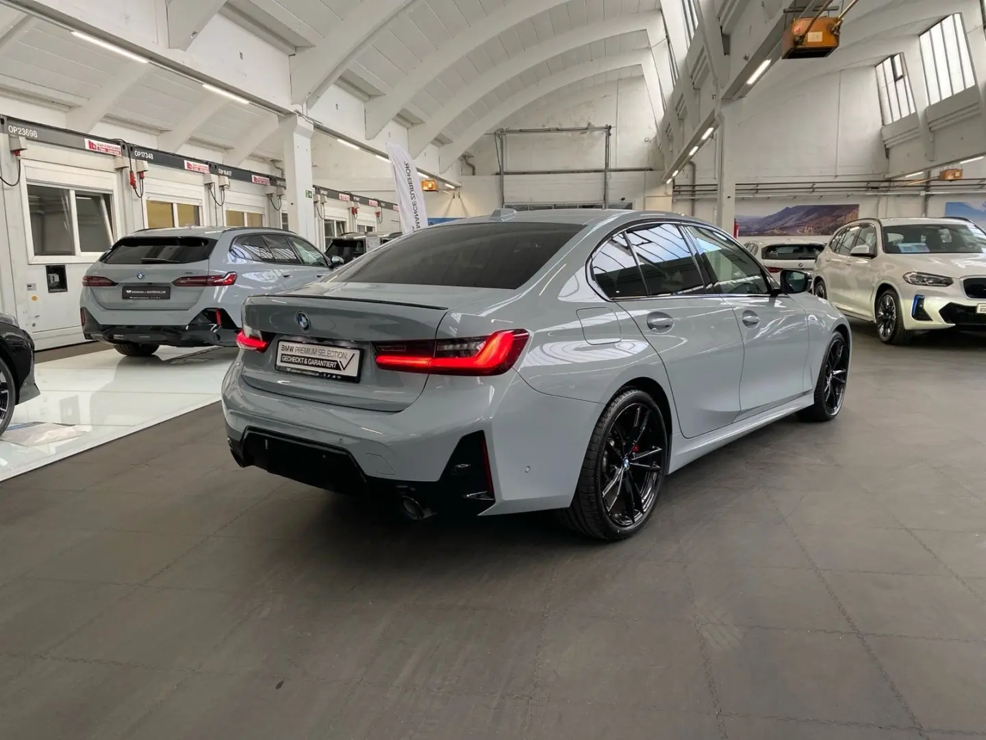 330i xDrive Lim. M Sport PRO HUD DA+ H/K AHK STH