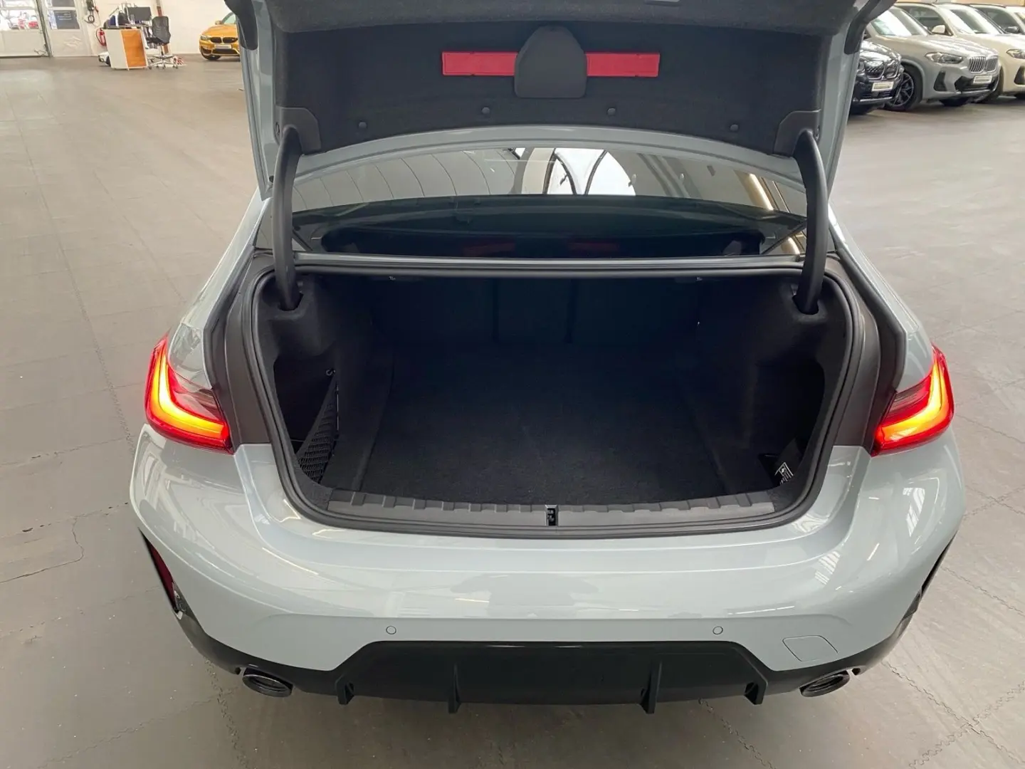330i xDrive Lim. M Sport PRO HUD DA+ H/K AHK STH