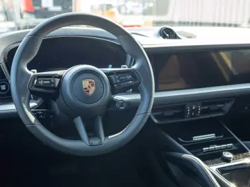 Porsche Cayenne InnoDrive Head-Up BOSE