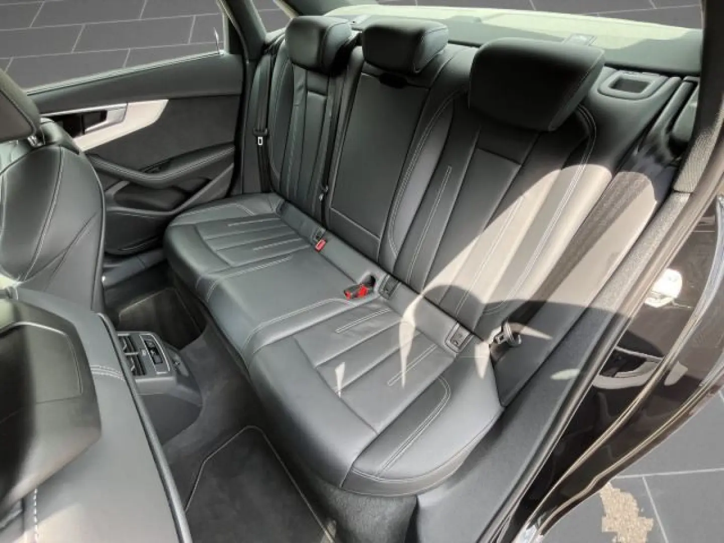 A4 Limousine Advanced 40 TFSI S-TRONIX MATRIX KA