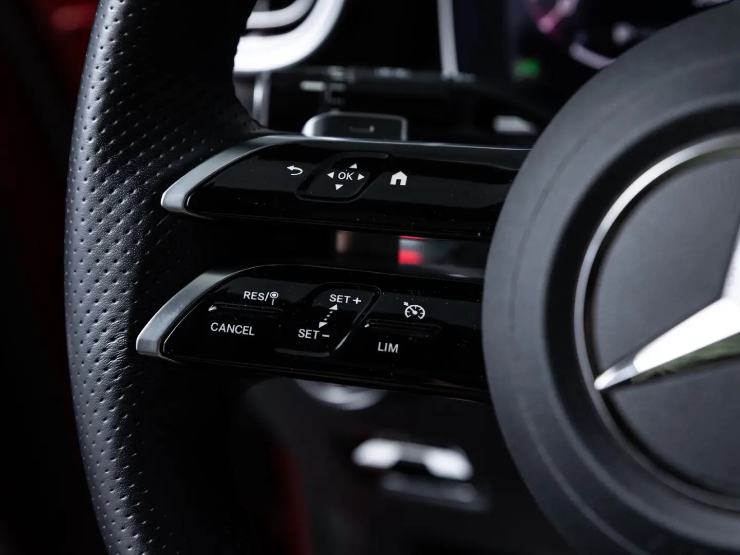 C 400 e AMG-LINE PANO*HUD*BURM*SPORTSITZ*AHK