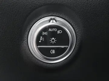 C 180 |Avantgarde|LED|NAVI|KEYL|360°|MBUX|PTS|LM
