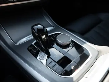 X5 xDrive 40d M-Sport PANO AHK HUD 360° LASER