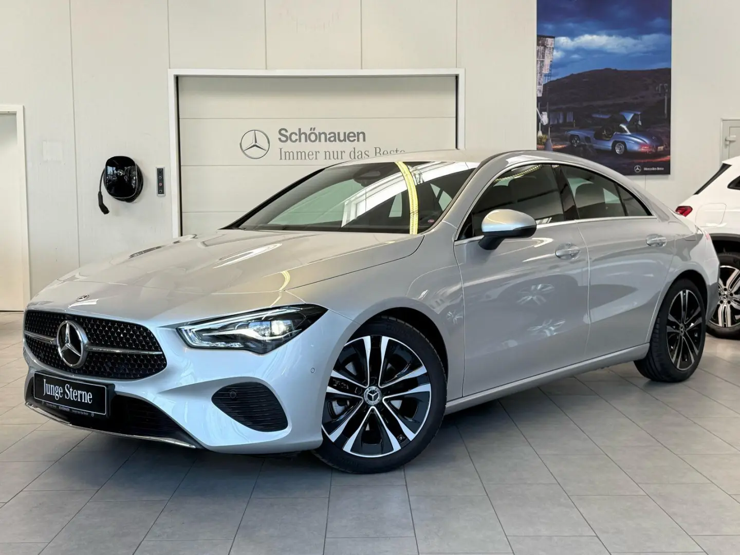 CLA 180 Progressive KAMERA+AHK+TOTW+LED+CARPLAY