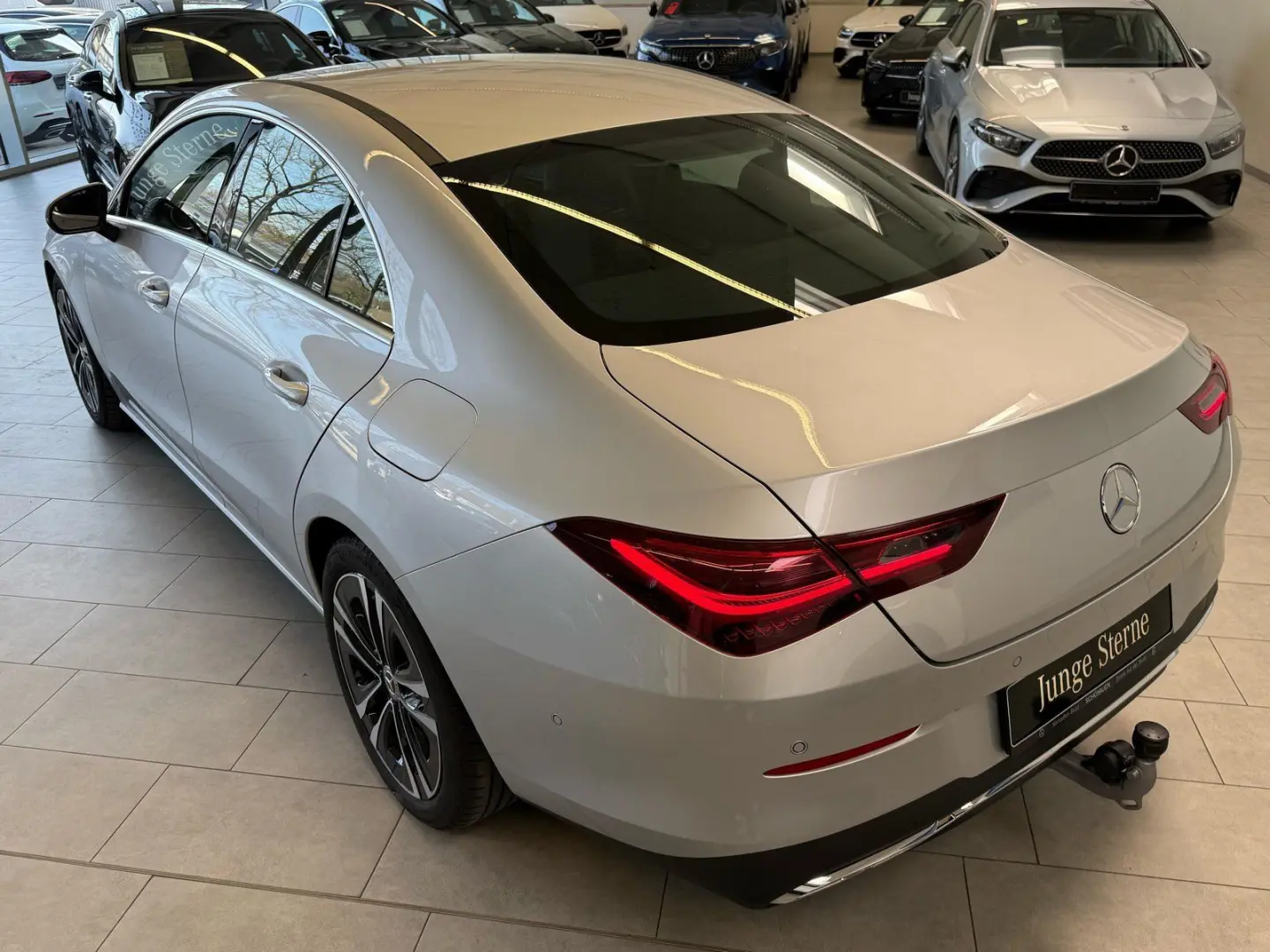 CLA 180 Progressive KAMERA+AHK+TOTW+LED+CARPLAY