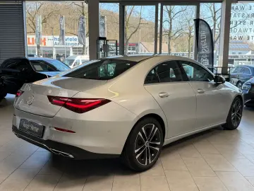 CLA 180 Progressive KAMERA+AHK+TOTW+LED+CARPLAY
