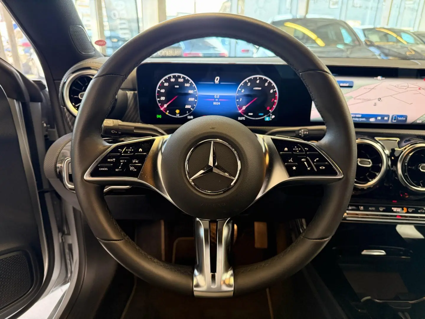 CLA 180 Progressive KAMERA+AHK+TOTW+LED+CARPLAY
