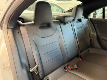 CLA 180 Progressive KAMERA+AHK+TOTW+LED+CARPLAY
