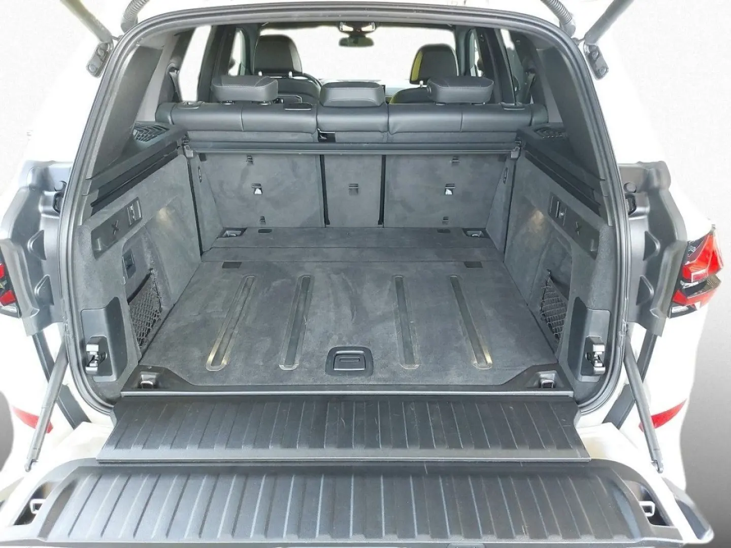 X5 xDr30d M Sport DAPro StHz Pano 360 AHK KomSi