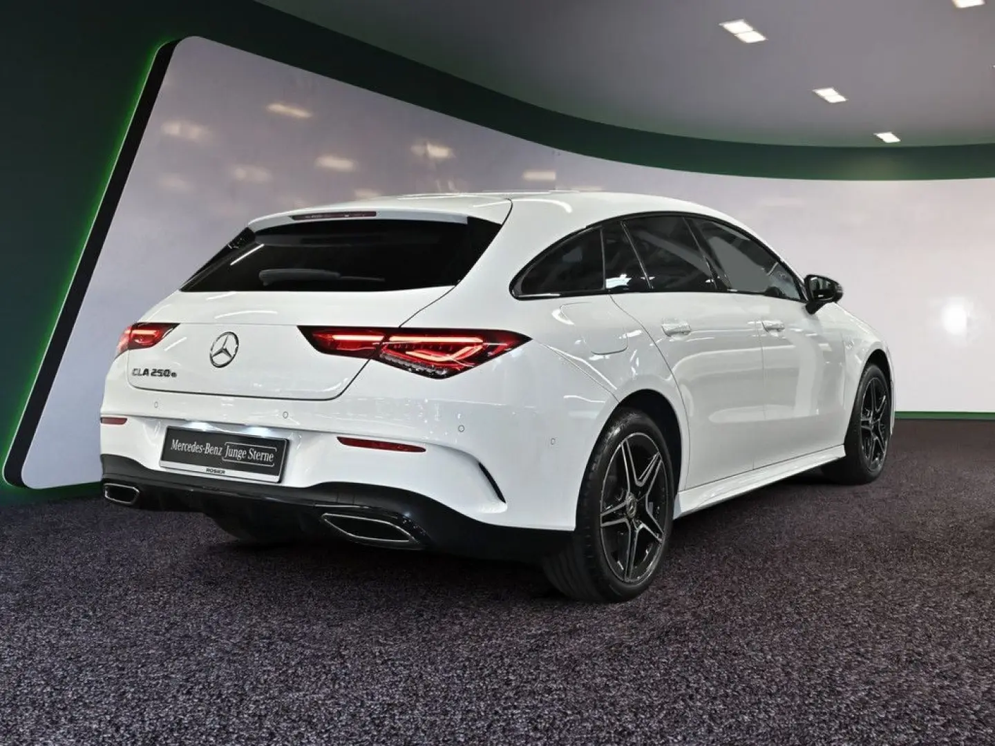 CLA 250 e SB AMG Line Night LED Kamera