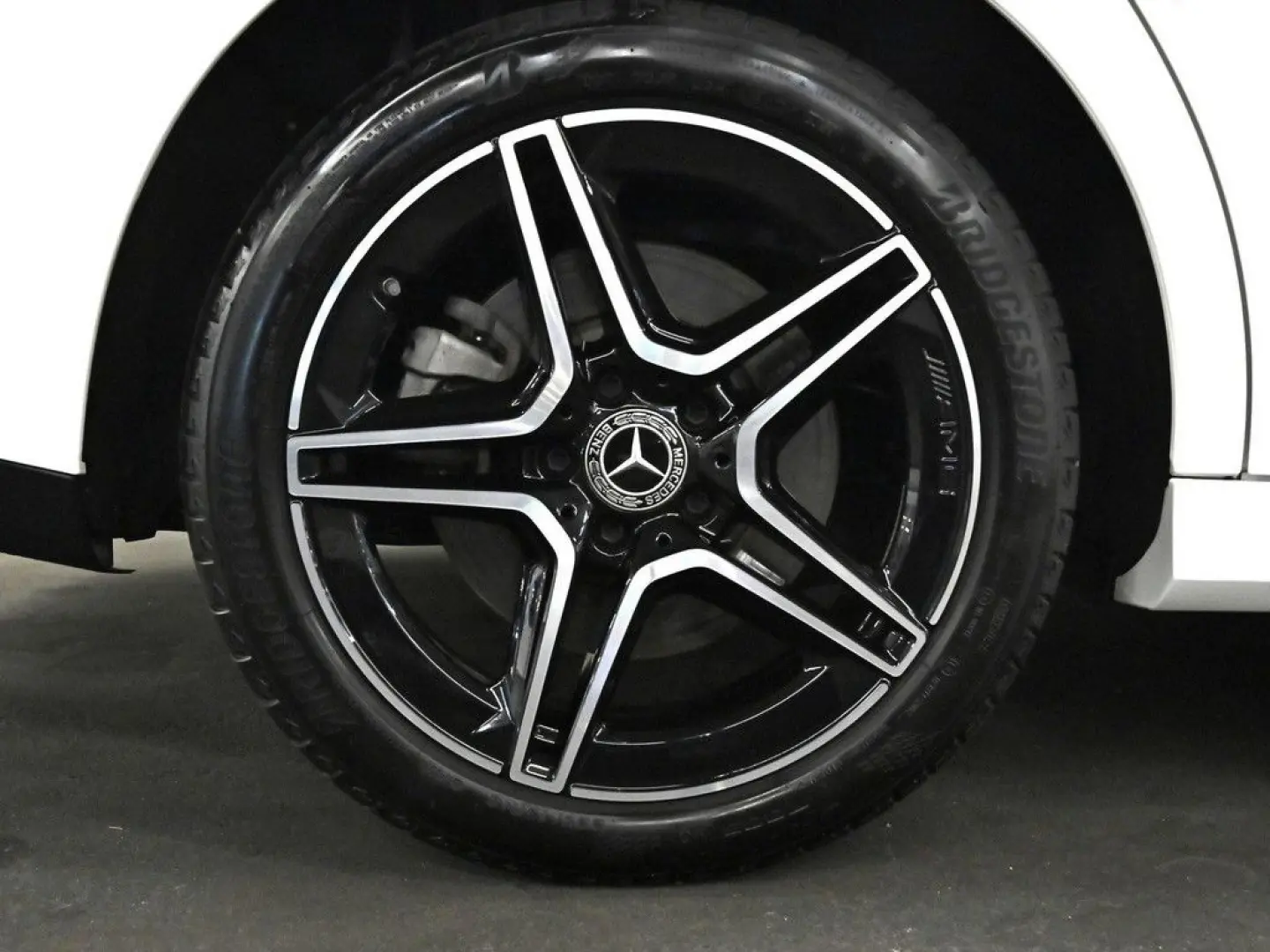 CLA 250 e SB AMG Line Night LED Kamera