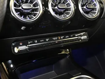 CLA 250 e SB AMG Line Night LED Kamera