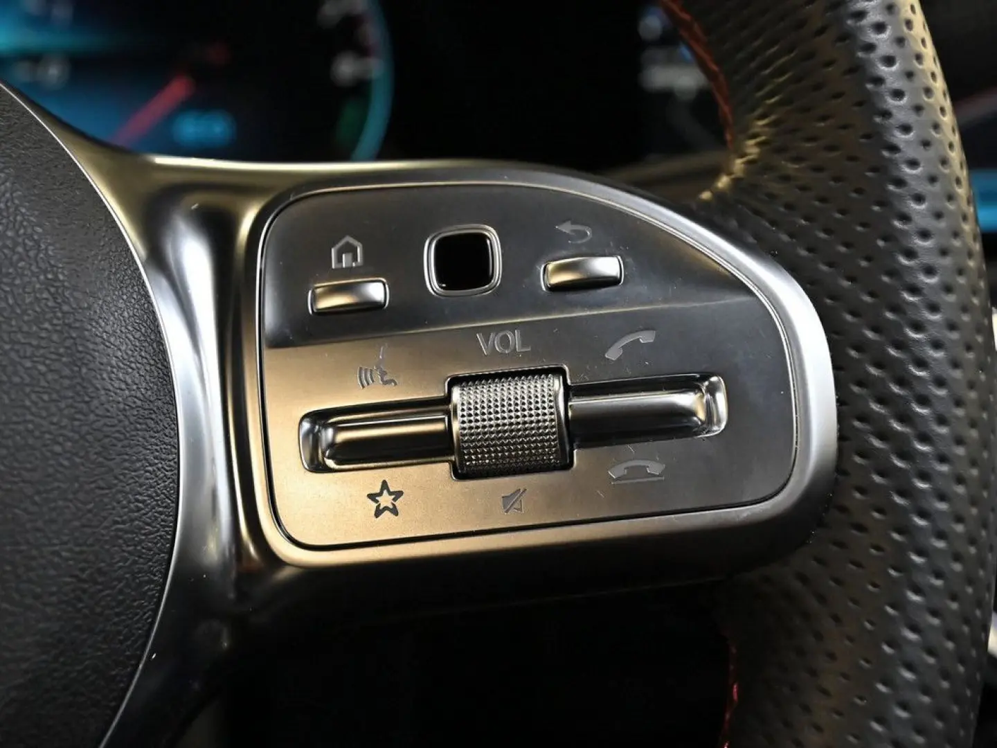 CLA 250 e SB AMG Line Night LED Kamera