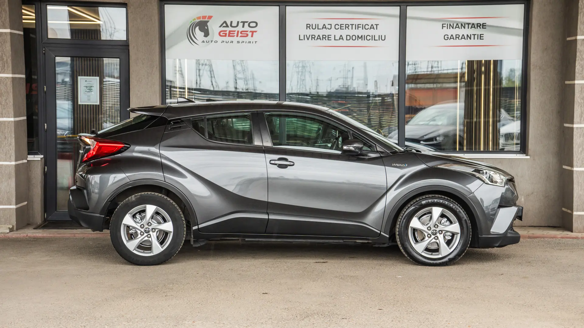 TOYOTA C-HR 1.8 HYBRID 2WD