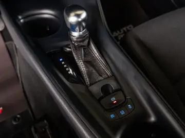 TOYOTA C-HR 1.8 HYBRID 2WD