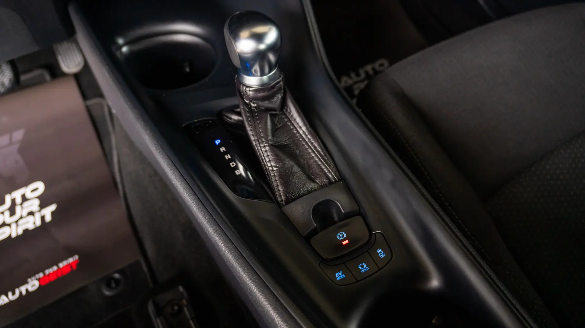 TOYOTA C-HR 1.8 HYBRID 2WD