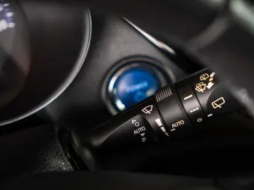 TOYOTA C-HR 1.8 HYBRID 2WD