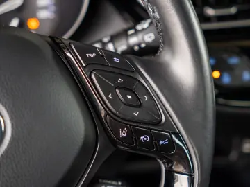 TOYOTA C-HR 1.8 HYBRID 2WD