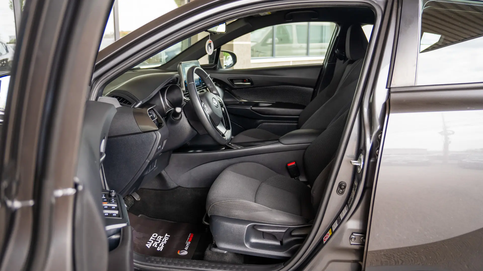 TOYOTA C-HR 1.8 HYBRID 2WD