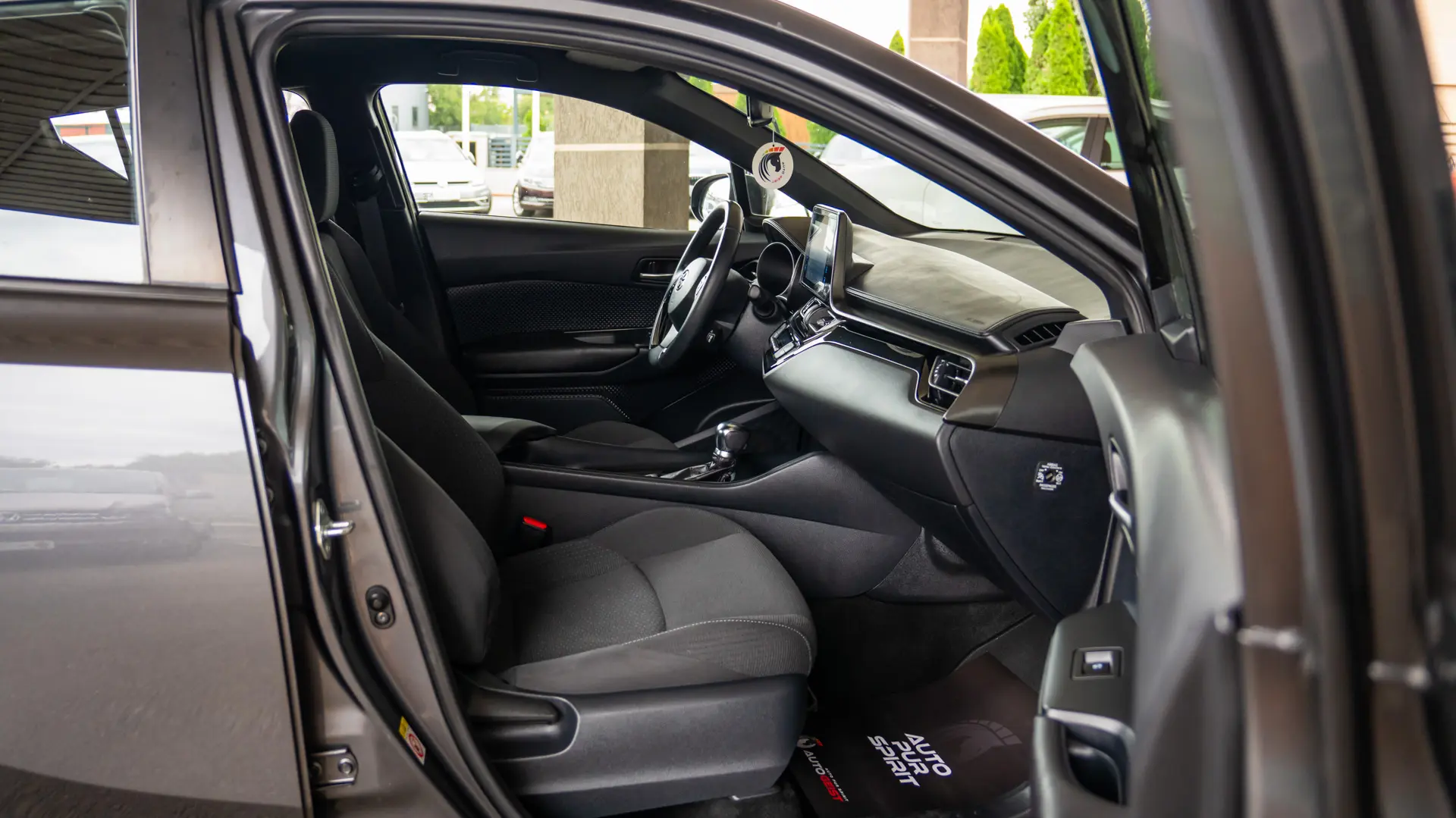 TOYOTA C-HR 1.8 HYBRID 2WD