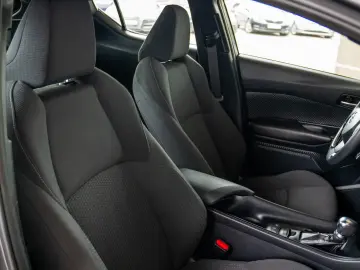 TOYOTA C-HR 1.8 HYBRID 2WD