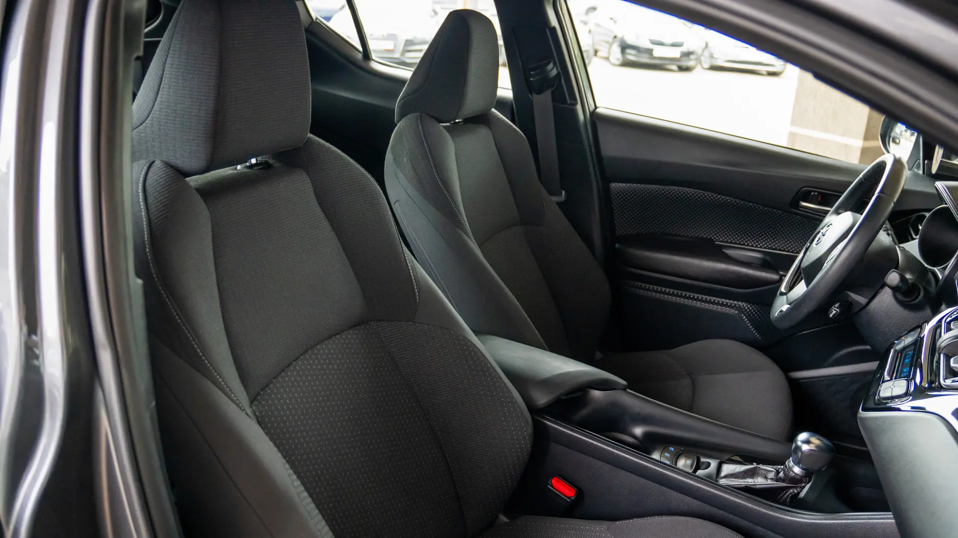 TOYOTA C-HR 1.8 HYBRID 2WD