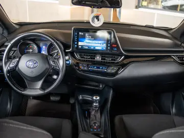 TOYOTA C-HR 1.8 HYBRID 2WD