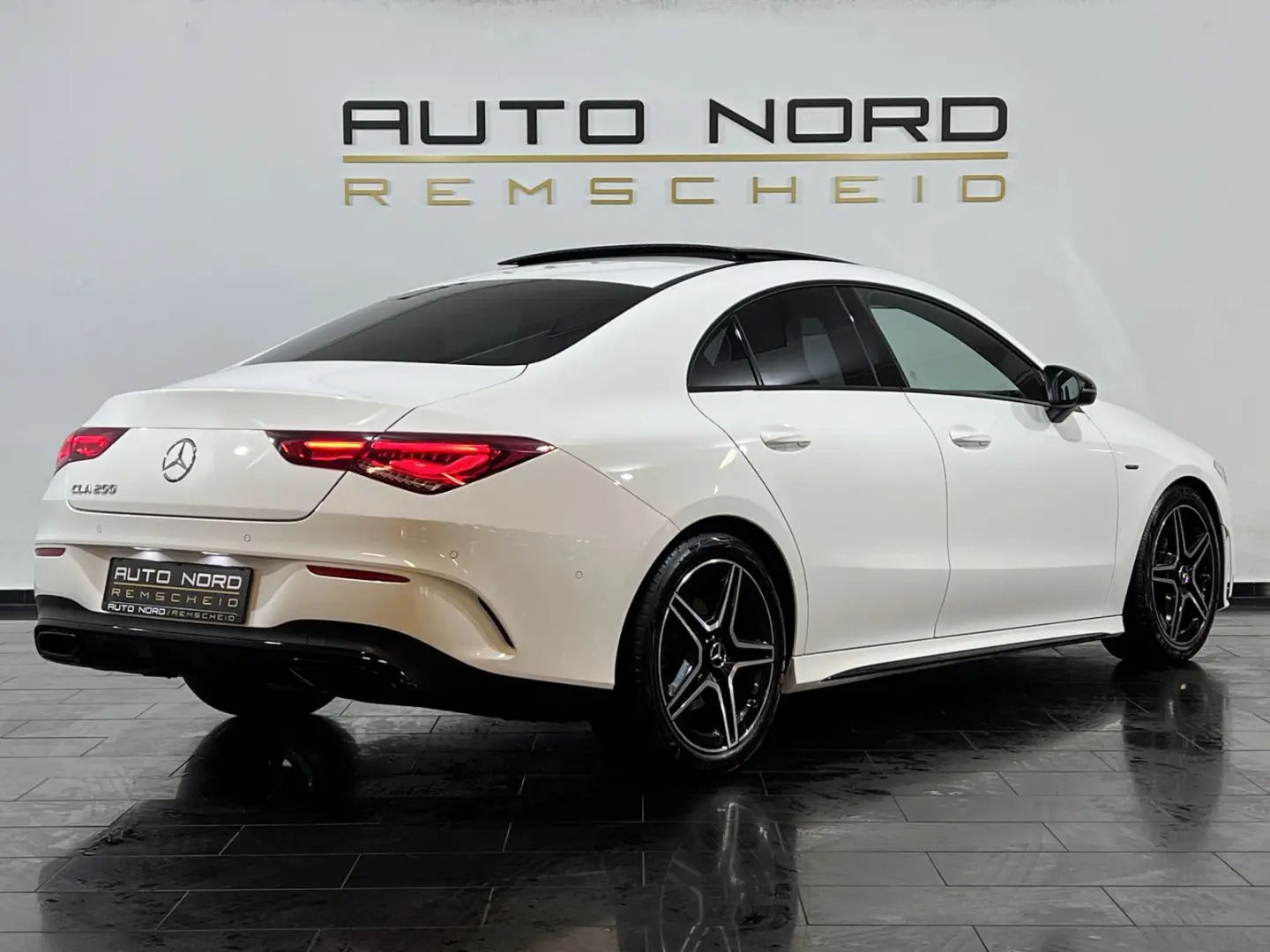 CLA 200 Coupé*AMG*Pano*Ambiente*Kamera*Media*