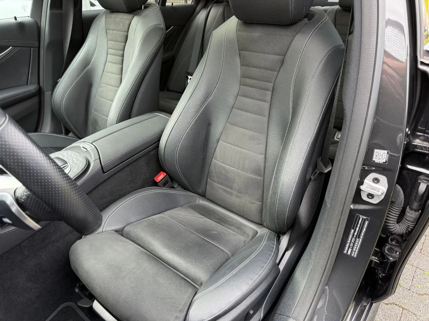 E 220 d Lim. AMG Line PANORAMA/BURMESTER/LM20/9G