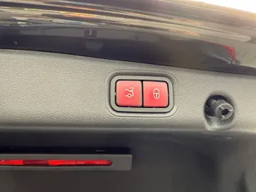 E 220 d Lim. AMG Line PANORAMA/BURMESTER/LM20/9G
