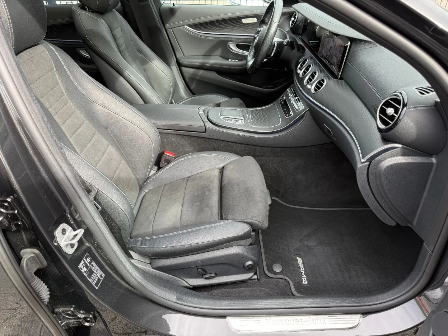 E 220 d Lim. AMG Line PANORAMA/BURMESTER/LM20/9G