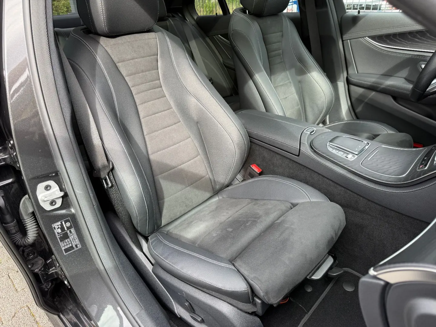 E 220 d Lim. AMG Line PANORAMA/BURMESTER/LM20/9G