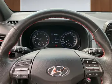 KONA STYLE Navi KlimaA LED LM SHZ PDC SpurH AUT