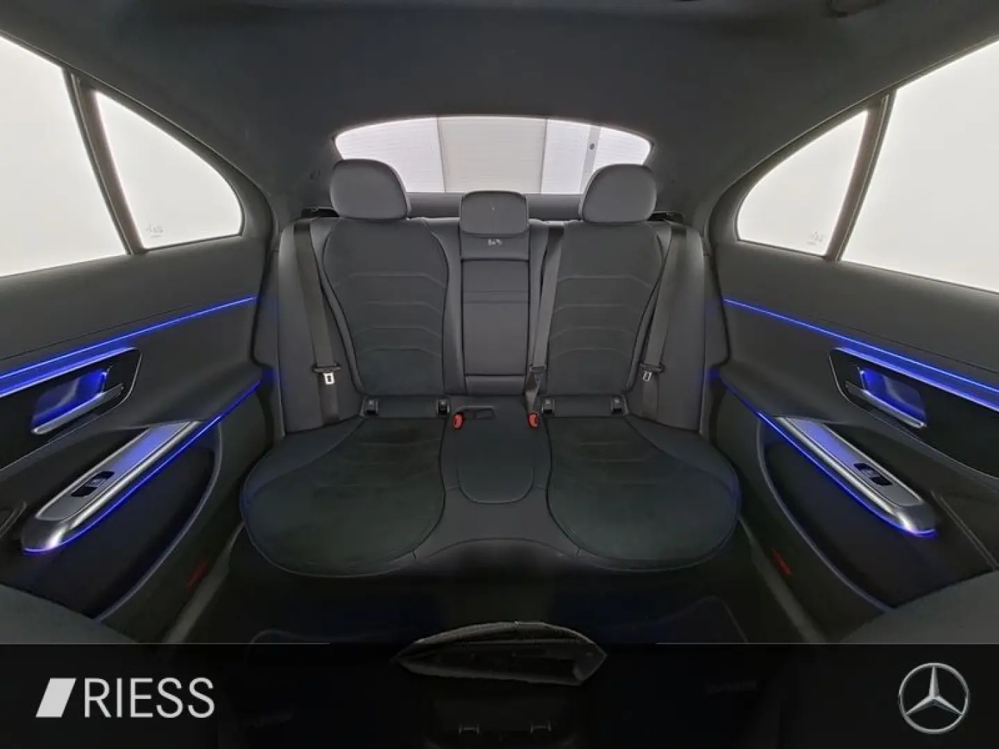 E 300 e 4M AMG Sport Night Distr Pano W-Paket 19