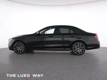 E 300 e 4M AMG+Pano+AHK+Sound+Dist+360+LED+Night