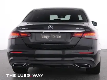 E 300 e 4M AMG+Pano+AHK+Sound+Dist+360+LED+Night