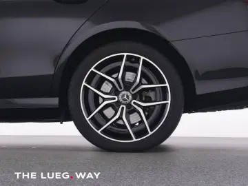 E 300 e 4M AMG+Pano+AHK+Sound+Dist+360+LED+Night
