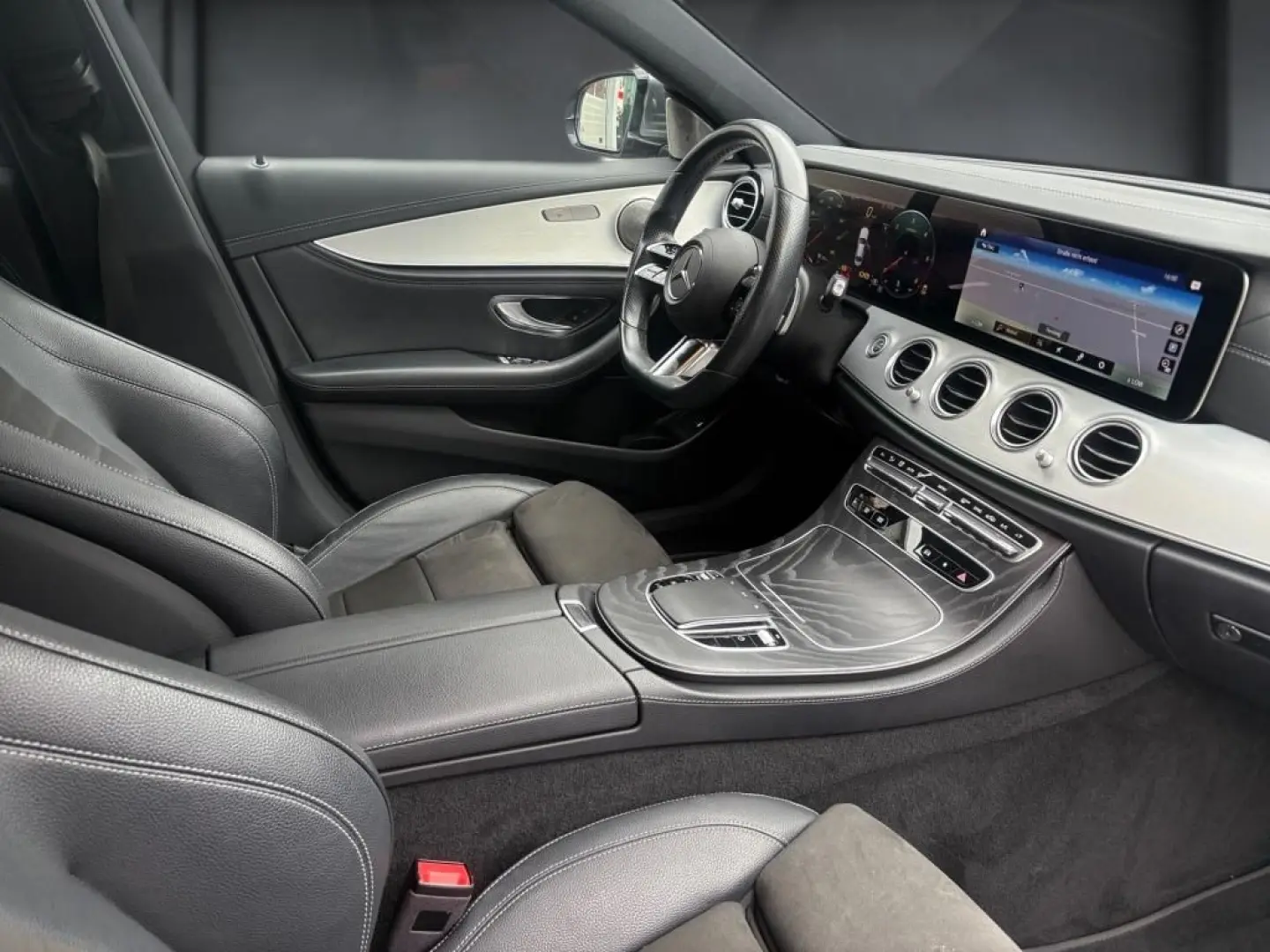 E 220 d 4M AMG ,LED,WIDE,KAMERA,AMBIENTE,DISTR.